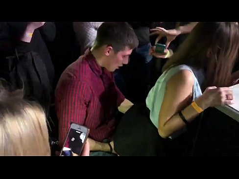 ❤️ Ho kopanela liphate ka 'nete ka har'a nightclub ea Russia. Ngoanana oa Russia ea lilemo li 18 ka har'a anus le botšehaling o ile a robala ka har'a nightclub litšoantšong tsa bootsoa st.desixxxtube.ru ❤