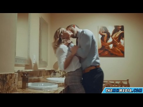 ❤️ Ha blonde e mahlahahlaha e u eka ka kamoreng ea ho phomola ea sechaba litšoantšong tsa bootsoa st.desixxxtube.ru ❤